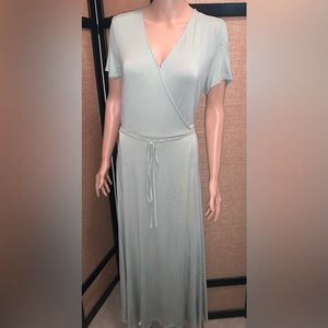 Banana Republic Women’s V Neck Wrap Green Maxi Short Sleeve Dress.
